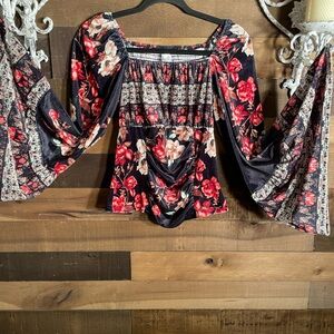 VENUS Floral Print Bell  soft velvet Sleeve Blouse - Red and Black